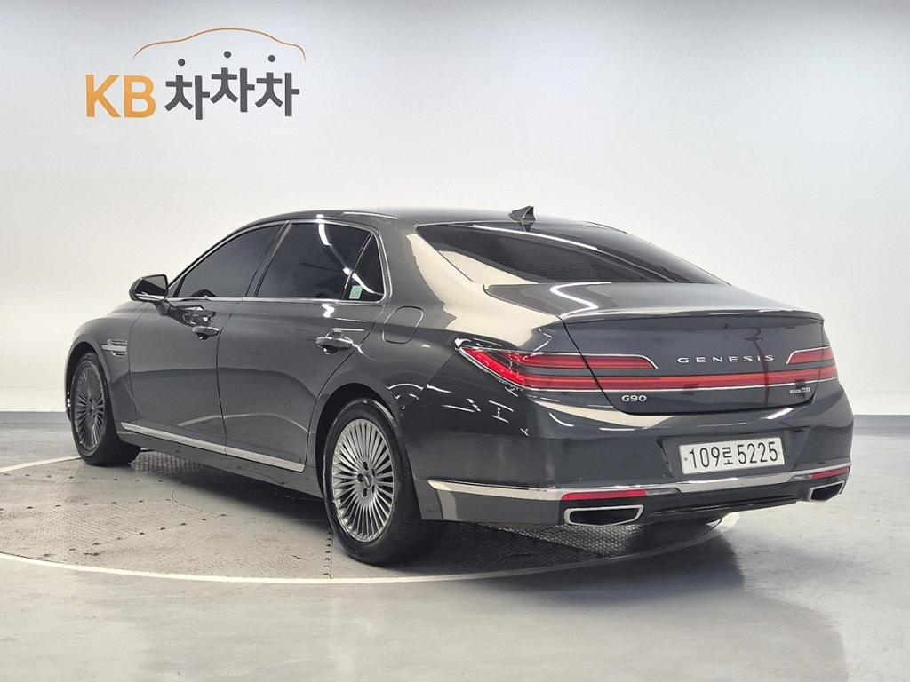 2020 GENESIS G90 