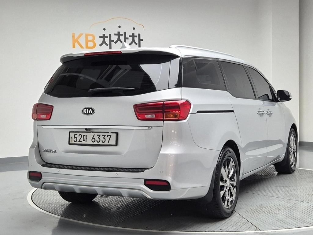2019 KIA THE NEW CARNIVAL 