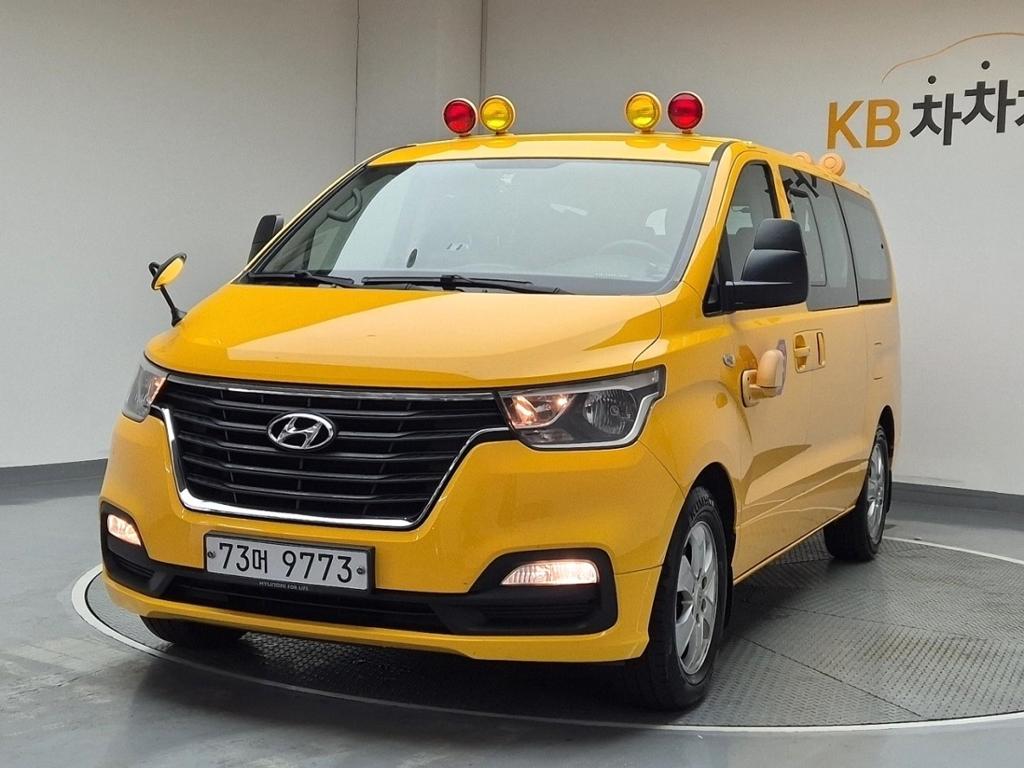 2019 HYUNDAI THE NEW GRAND STAREX 