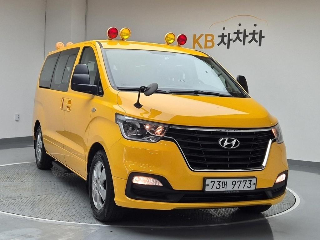 2019 HYUNDAI THE NEW GRAND STAREX 
