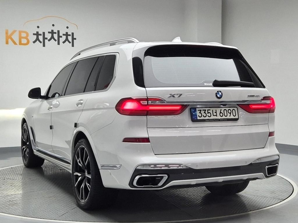 2021 BMW X7 