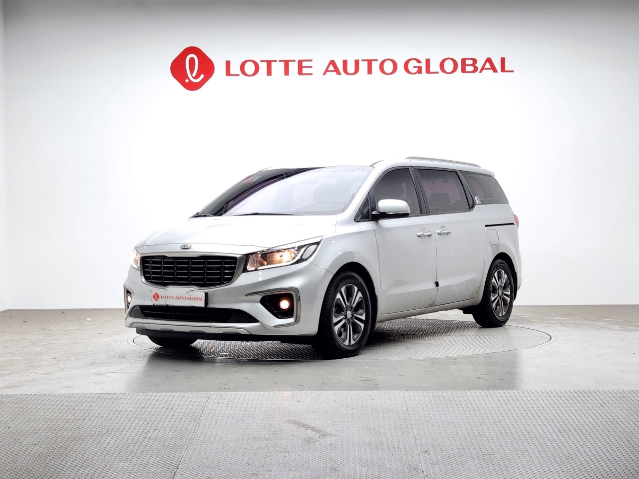 2019 KIA THE NEW CARNIVAL 9seat Diesel Luxury
