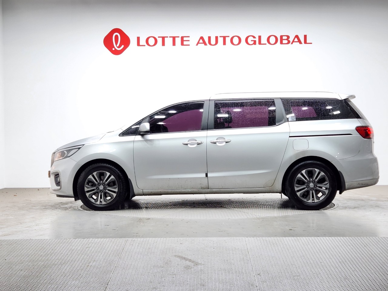 2019 KIA THE NEW CARNIVAL 9seat Diesel Luxury