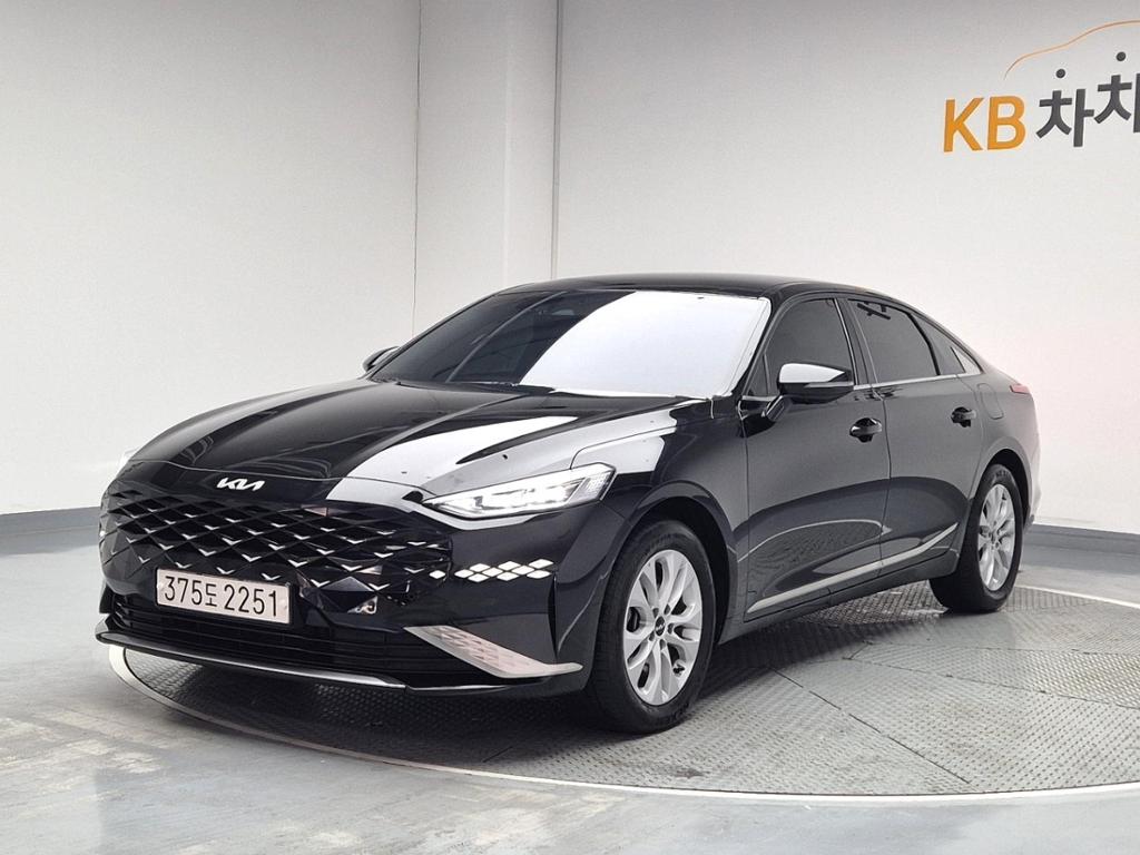 2022 KIA K8 