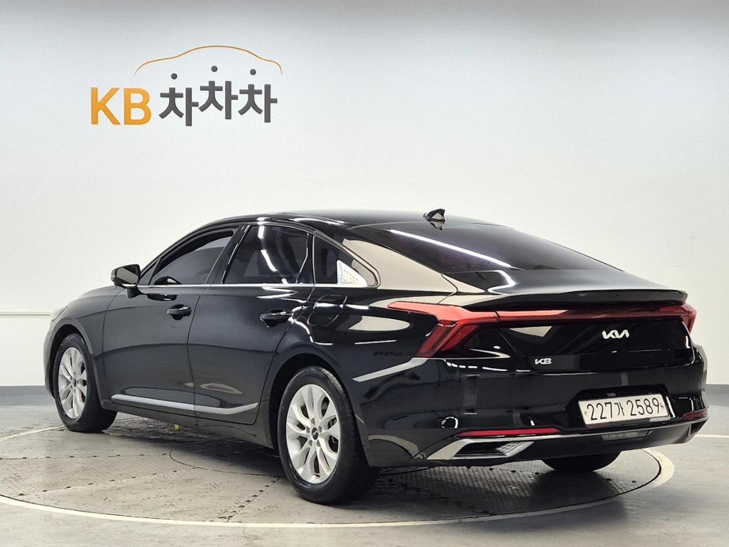 2022 KIA K8 