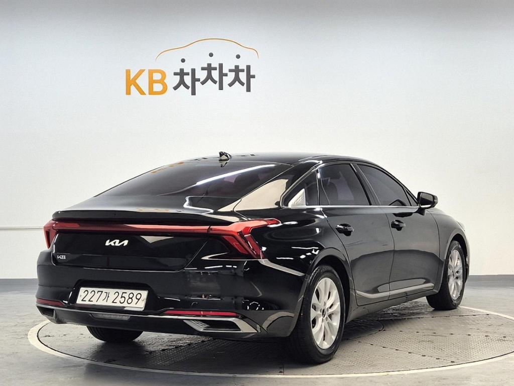 2022 KIA K8 