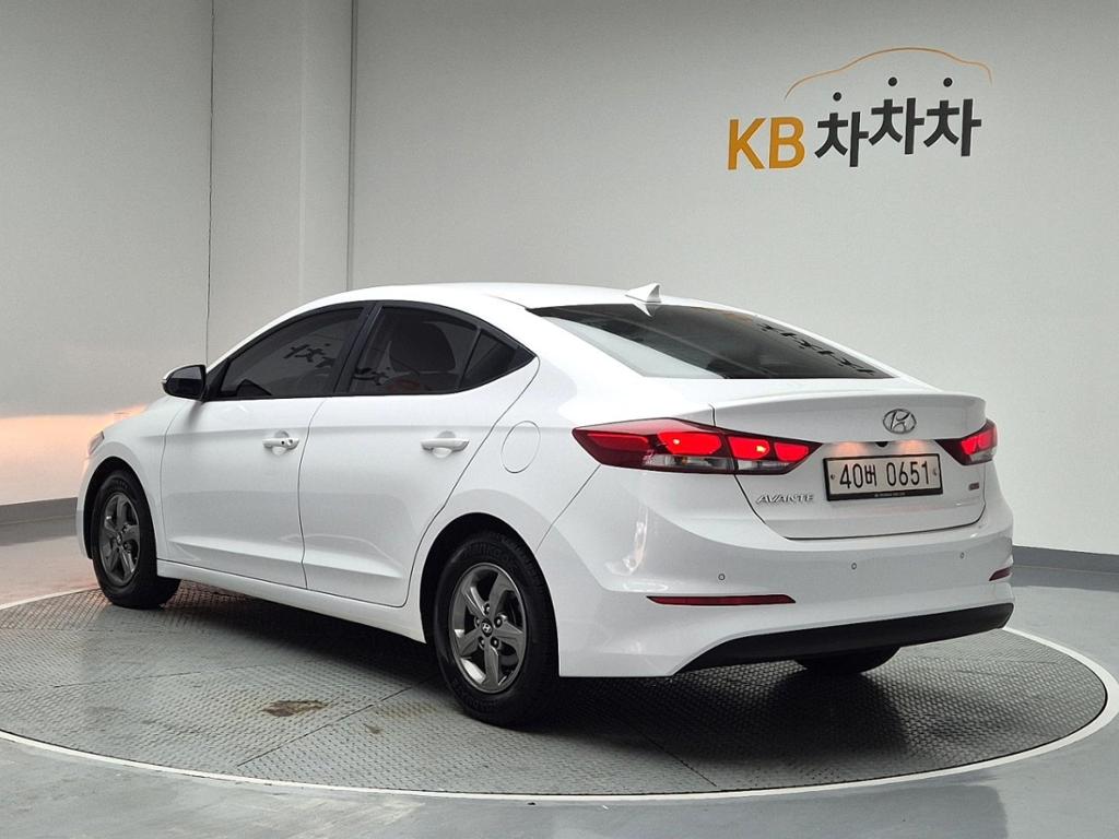 2017 HYUNDAI AVANTE AD 