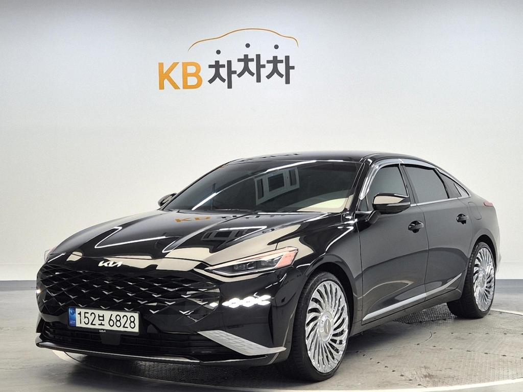2022 KIA K8 