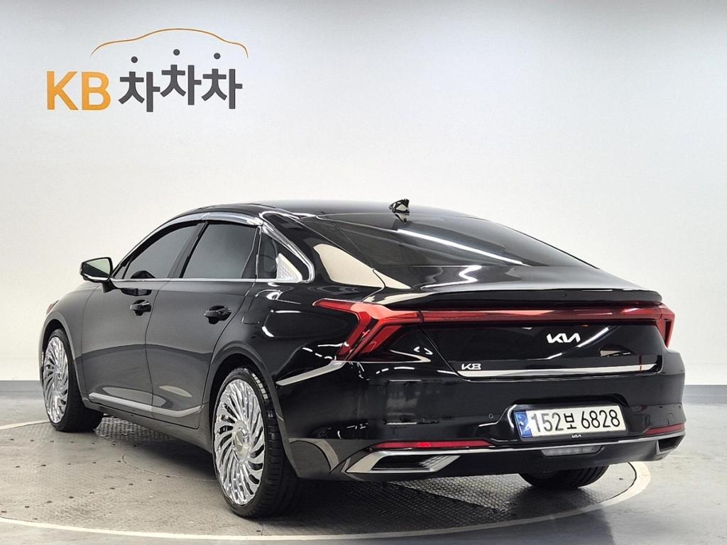 2022 KIA K8 