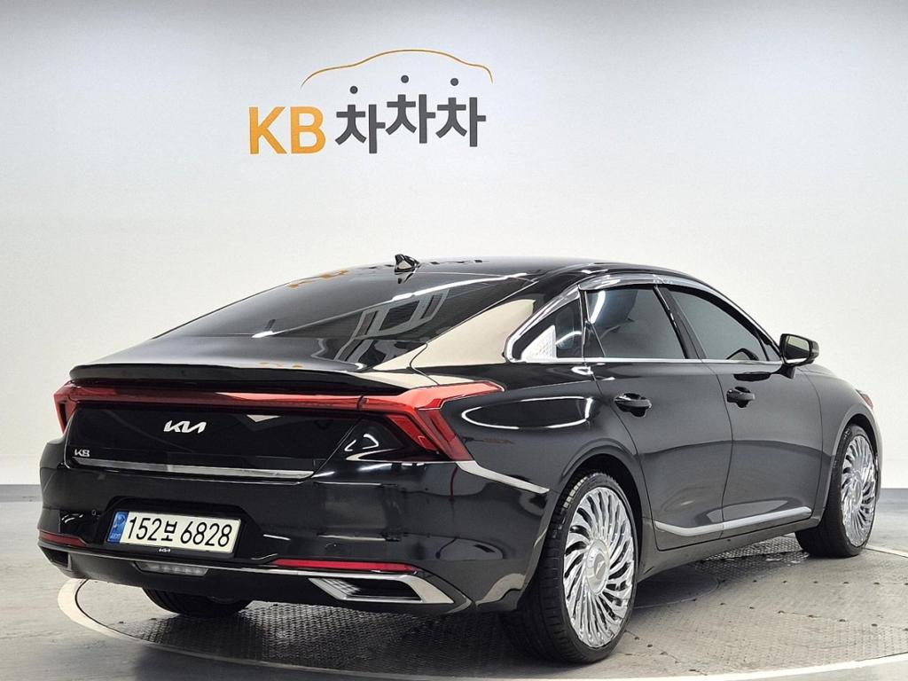 2022 KIA K8 