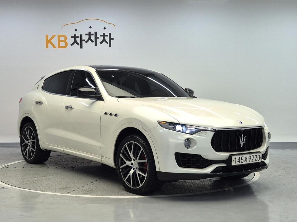 2017 MASERATI LEVANTE 