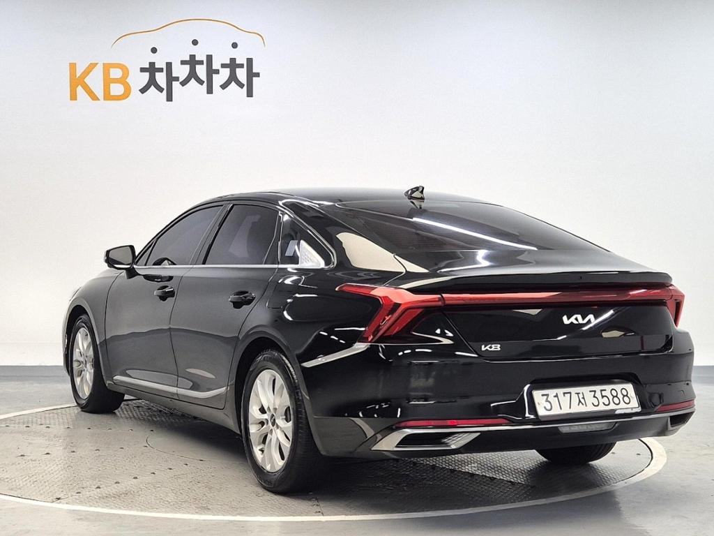 2022 KIA K8 