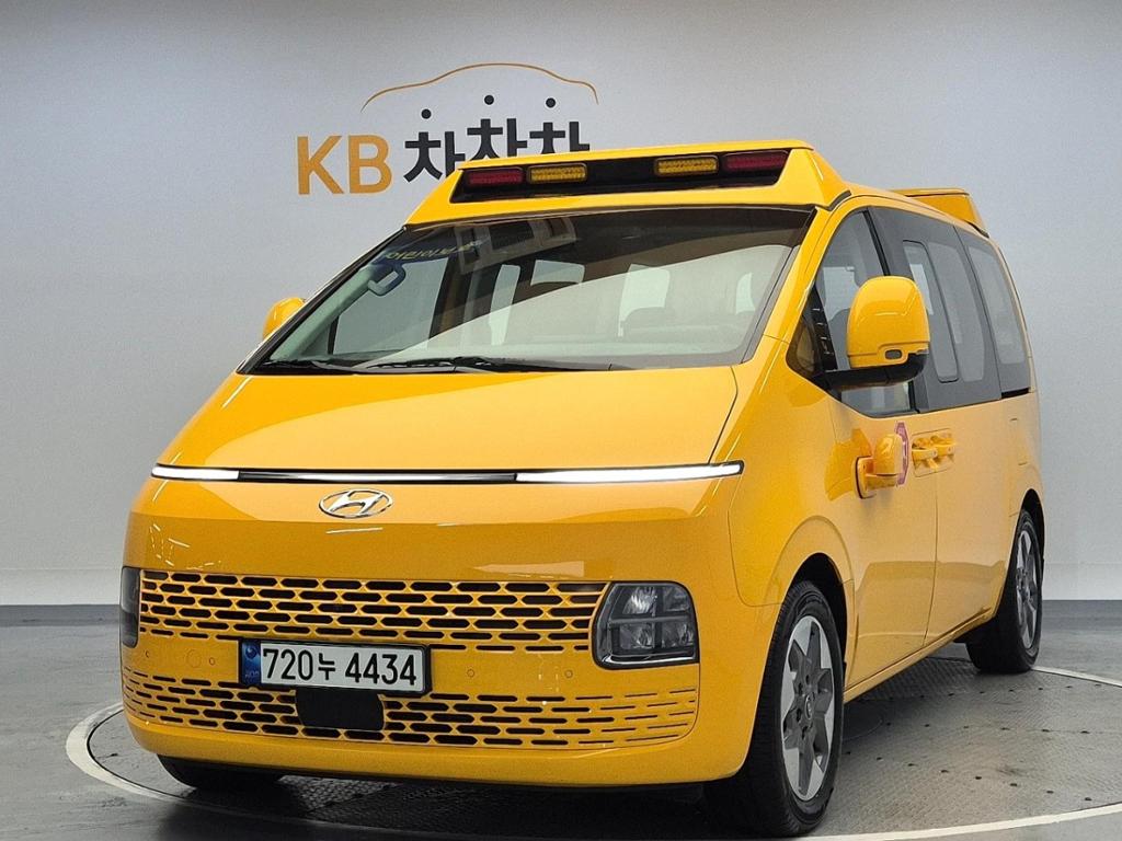 2023 HYUNDAI STARIA 