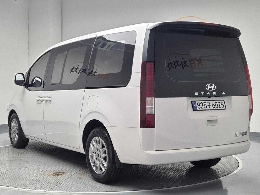 2025 HYUNDAI STARIA 
