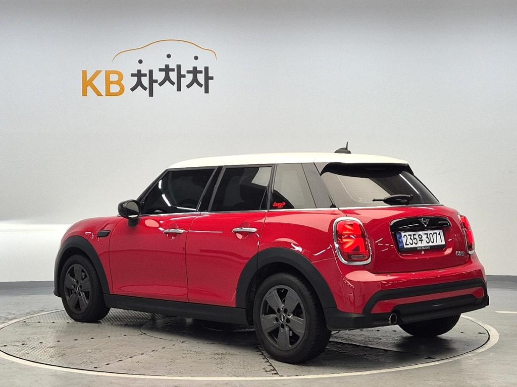 2023 MINI COOPER 
