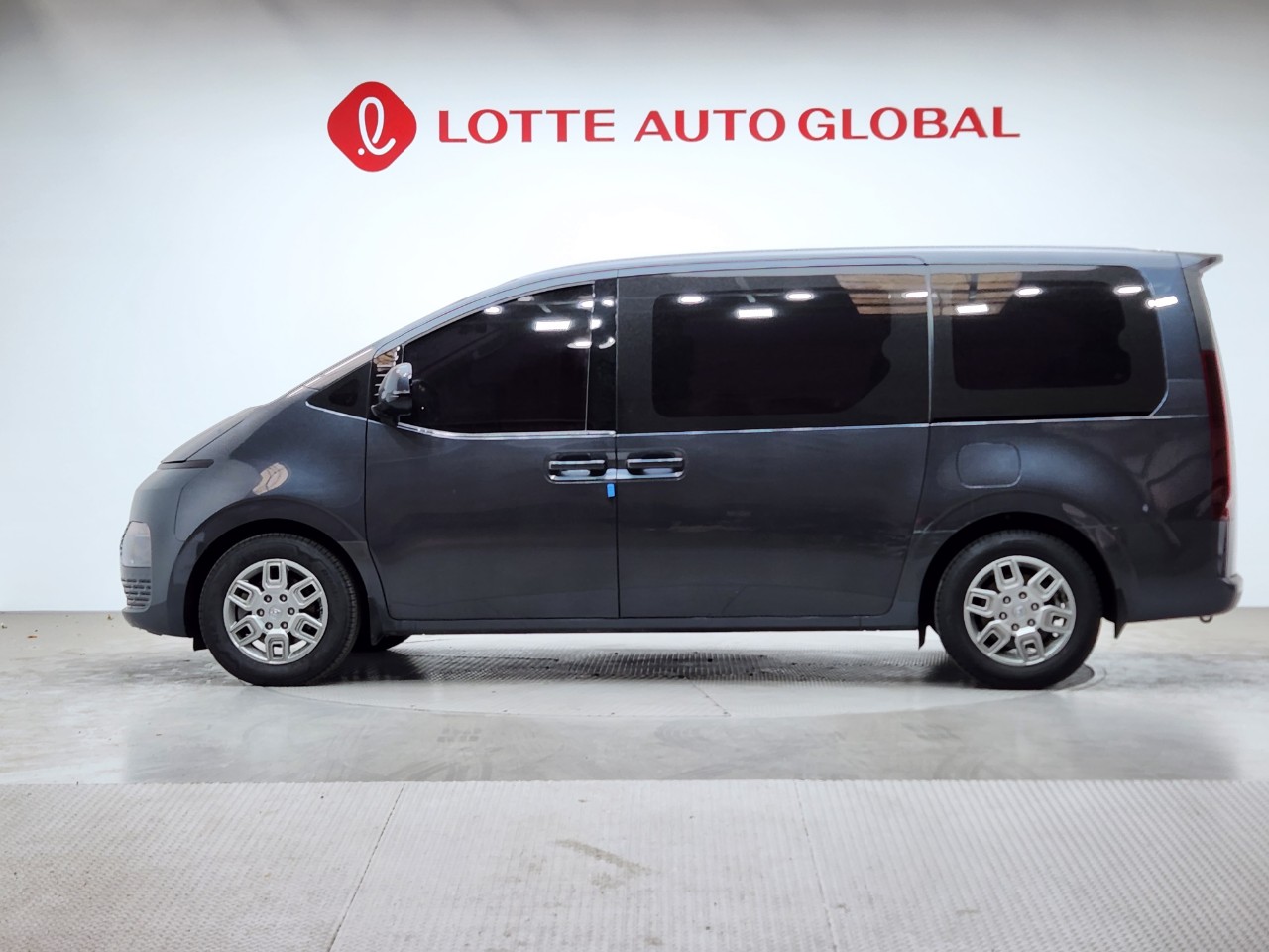 2022 HYUNDAI STARIA 2.2 Diesel Tourer 11seat 2W Modern