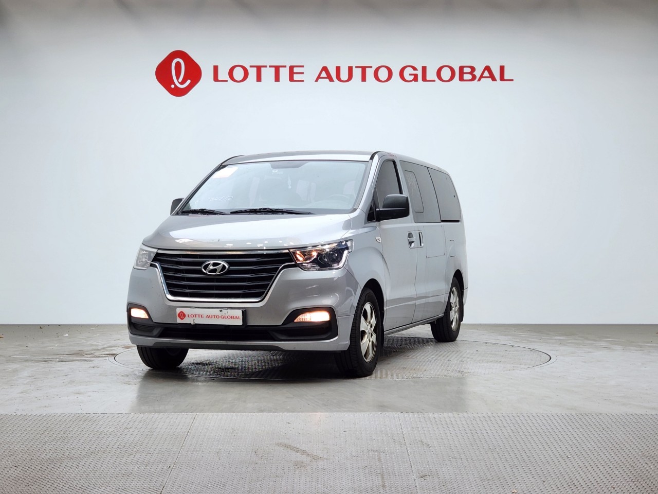 2019 HYUNDAI THE NEW GRAND STAREX 9seat Diesel Premium