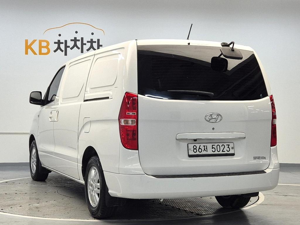 2019 HYUNDAI THE NEW GRAND STAREX 