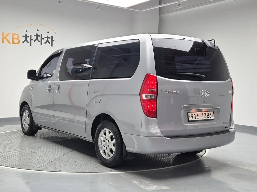 2012 HYUNDAI GRAND STAREX 