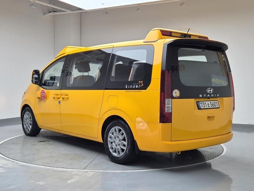 2022 HYUNDAI STARIA 