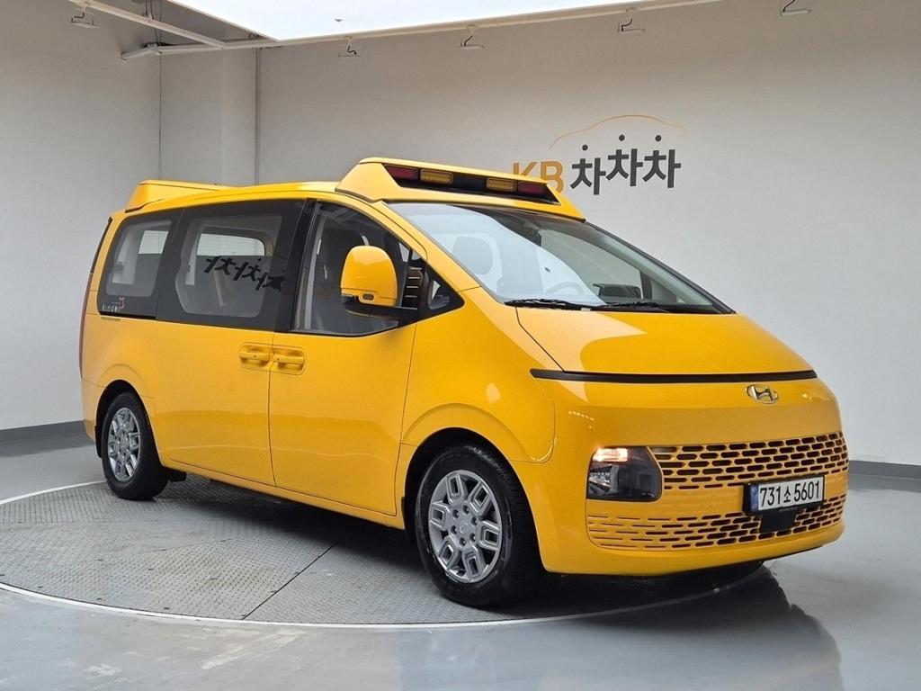 2022 HYUNDAI STARIA 