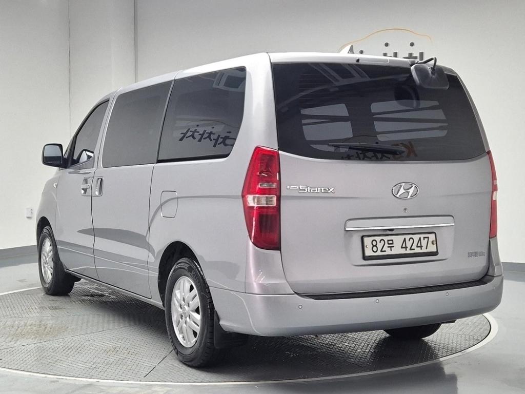 2021 HYUNDAI THE NEW GRAND STAREX 