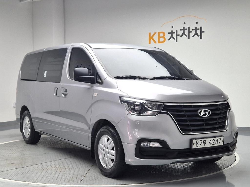 2021 HYUNDAI THE NEW GRAND STAREX 