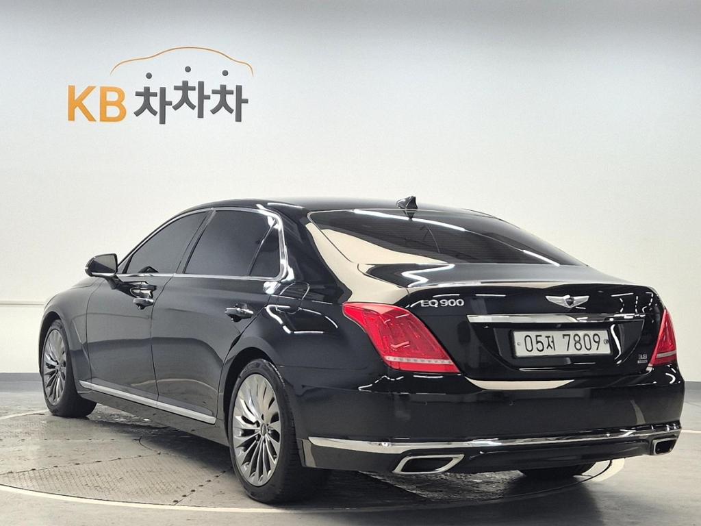 2017 GENESIS EQ900 