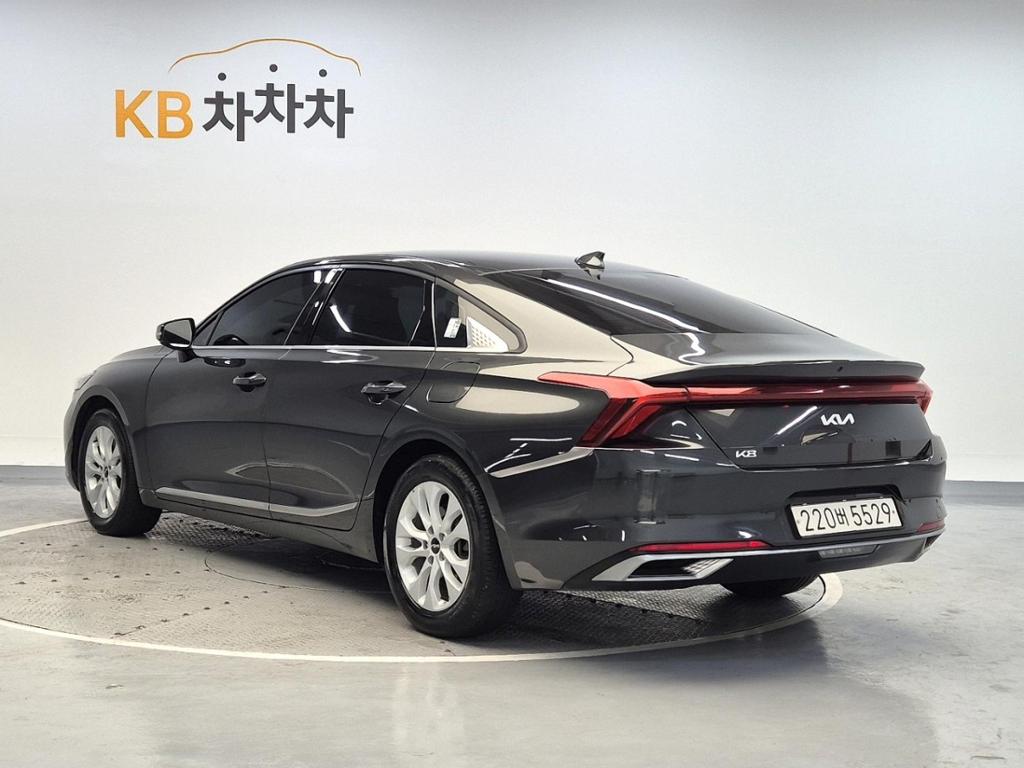 2022 KIA K8 