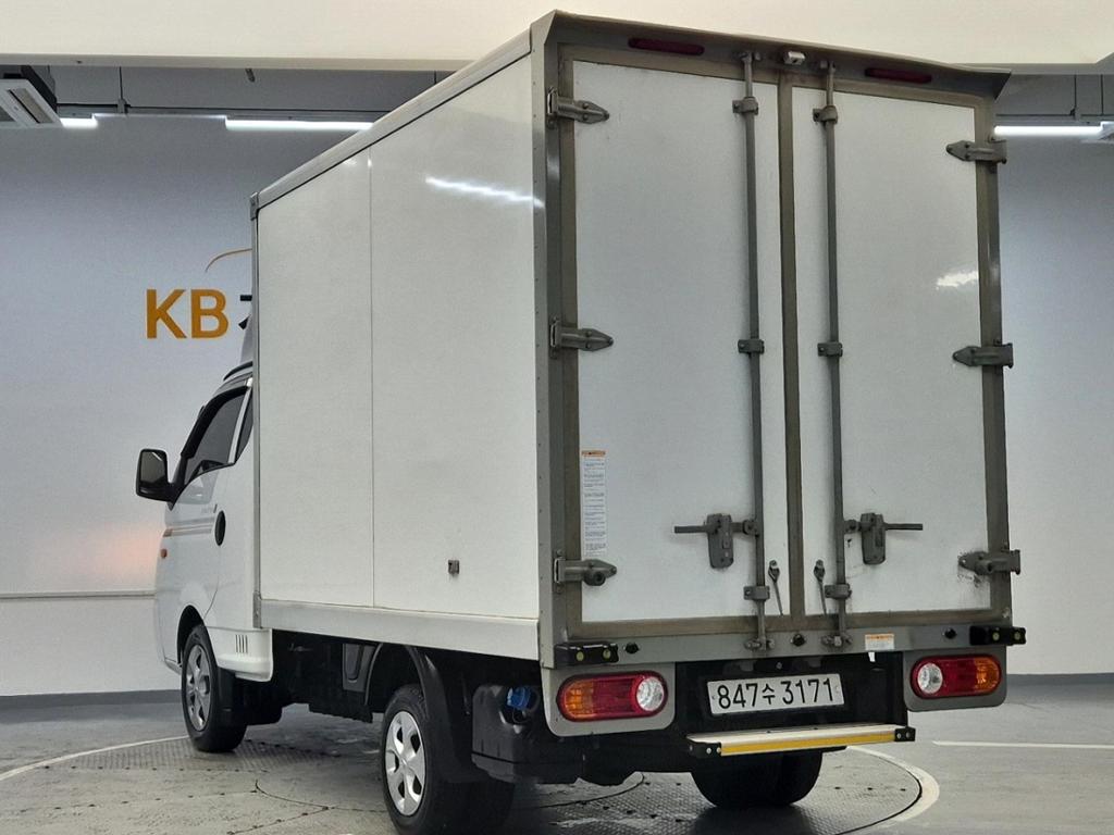 2022 HYUNDAI PORTER II 