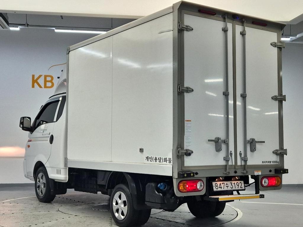 2023 HYUNDAI PORTER II 