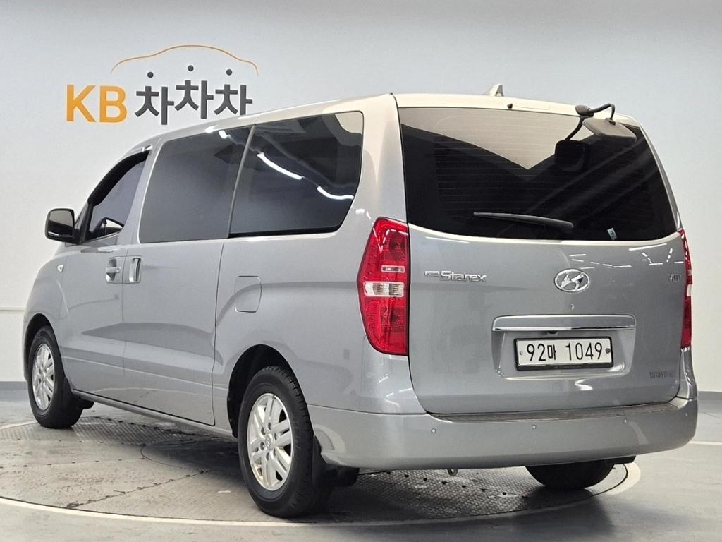 2018 HYUNDAI GRAND STAREX 