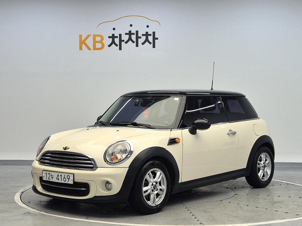 2012 MINI COOPER 
