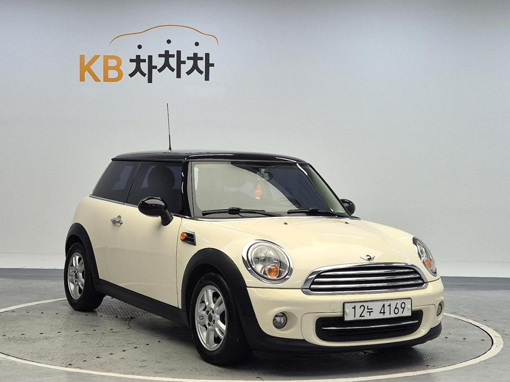 2012 MINI COOPER 