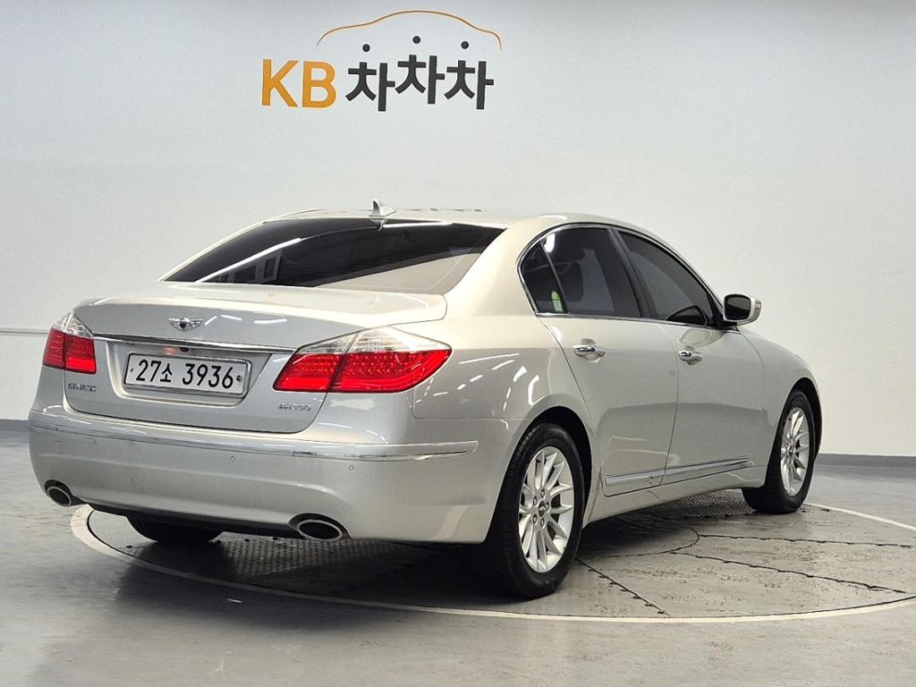2008 HYUNDAI GENESIS 