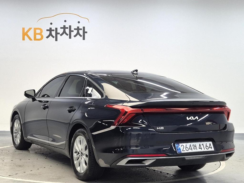 2022 KIA K8 