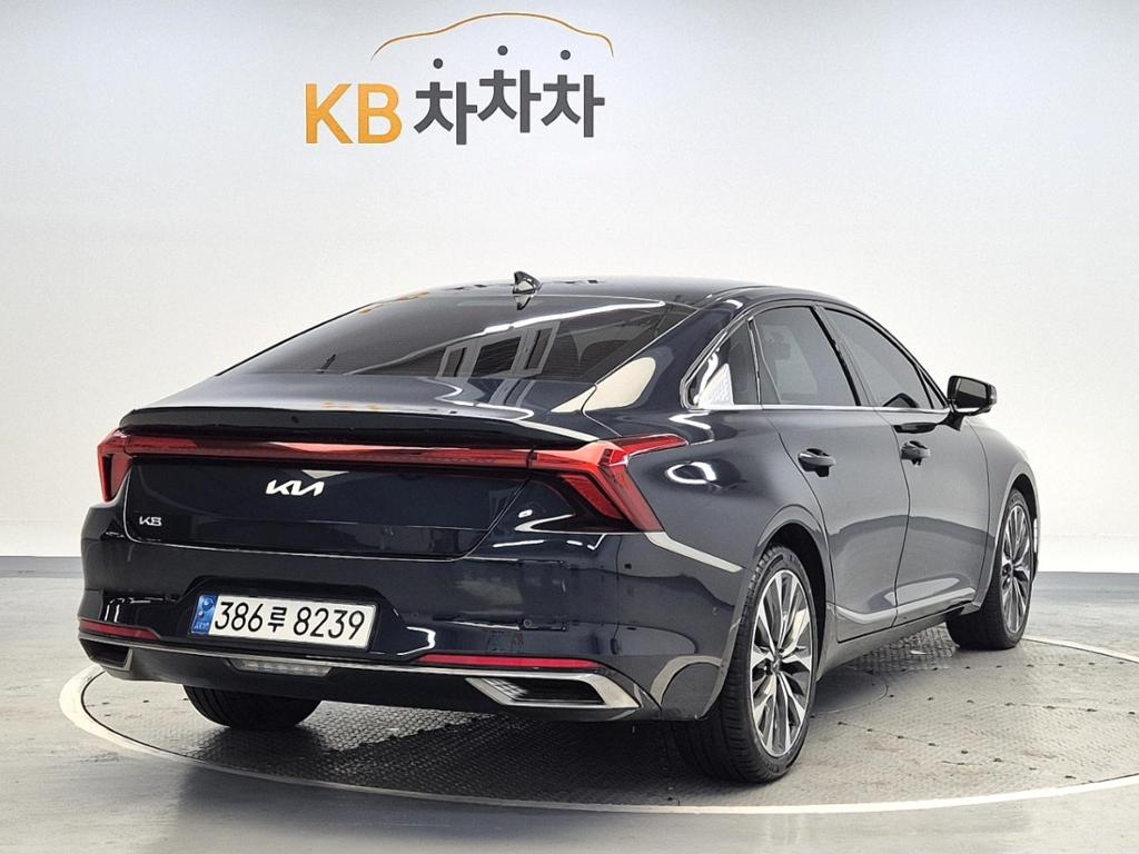 2023 KIA K8 