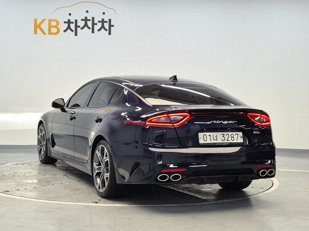 2018 KIA STINGER 
