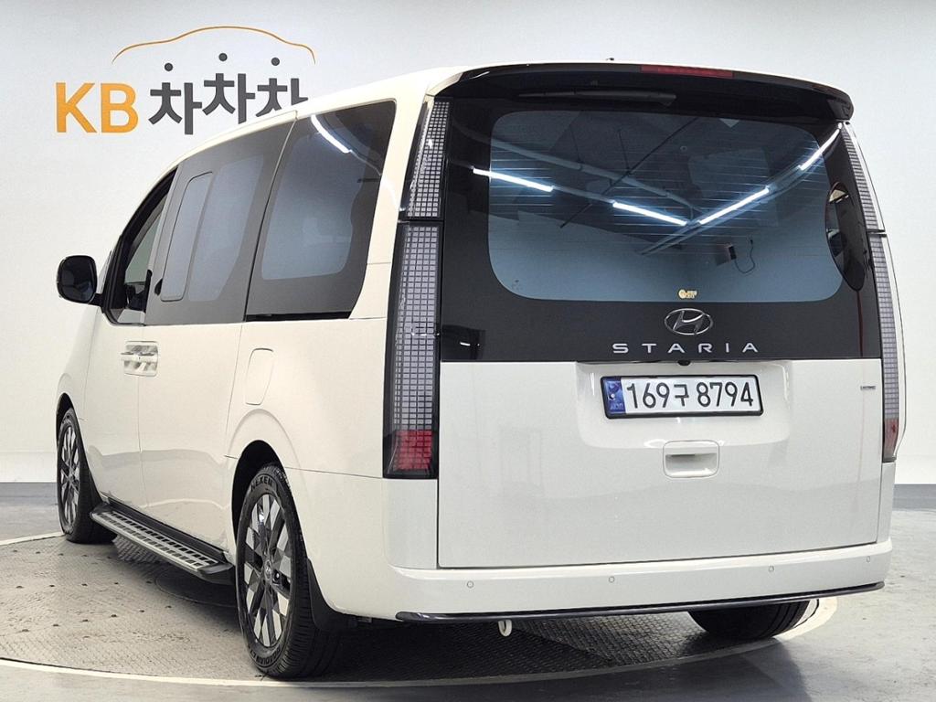 2024 HYUNDAI STARIA 