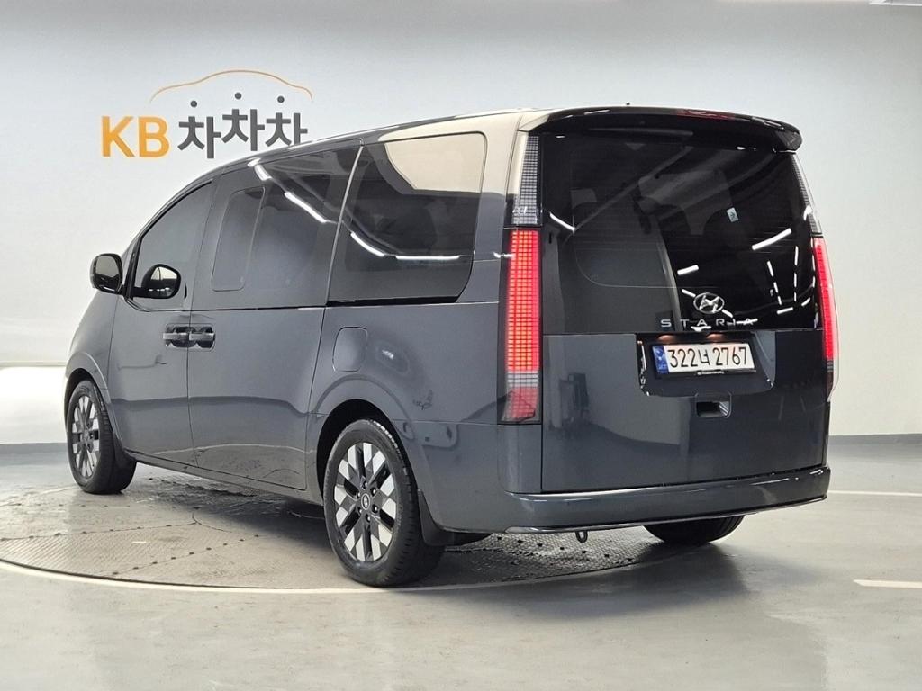 2023 HYUNDAI STARIA 