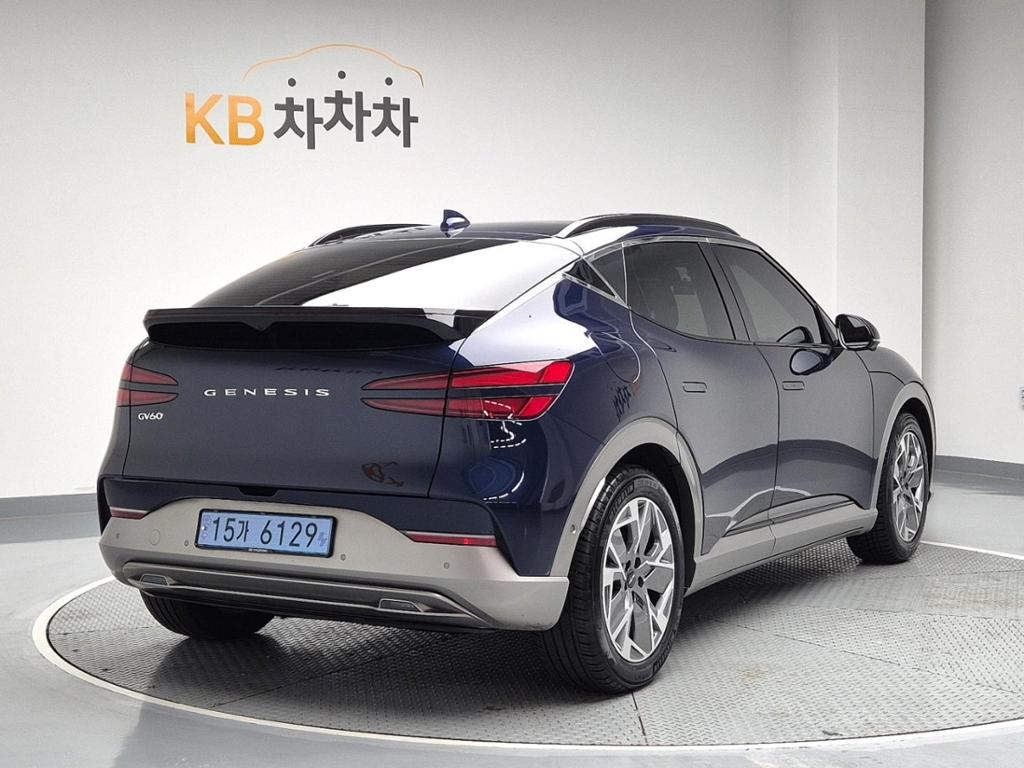 2022 GENESIS GV60 