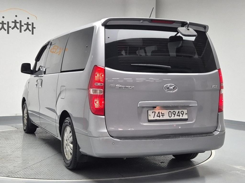 2016 HYUNDAI GRAND STAREX 
