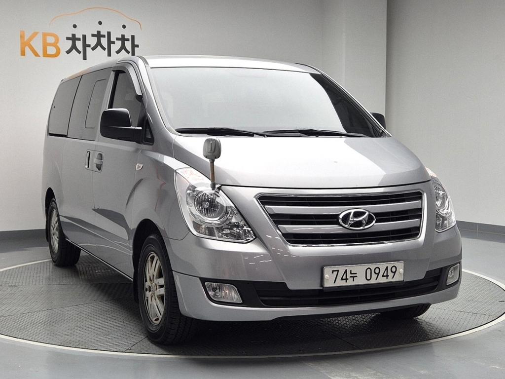 2016 HYUNDAI GRAND STAREX 