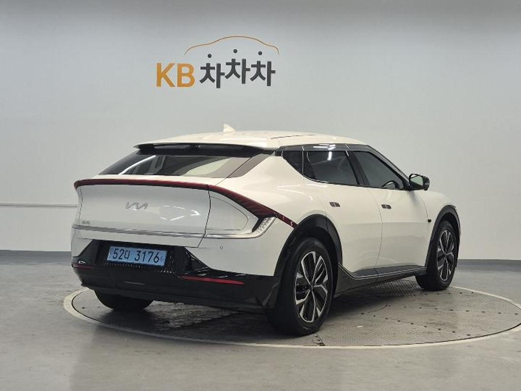 2023 KIA EV6 