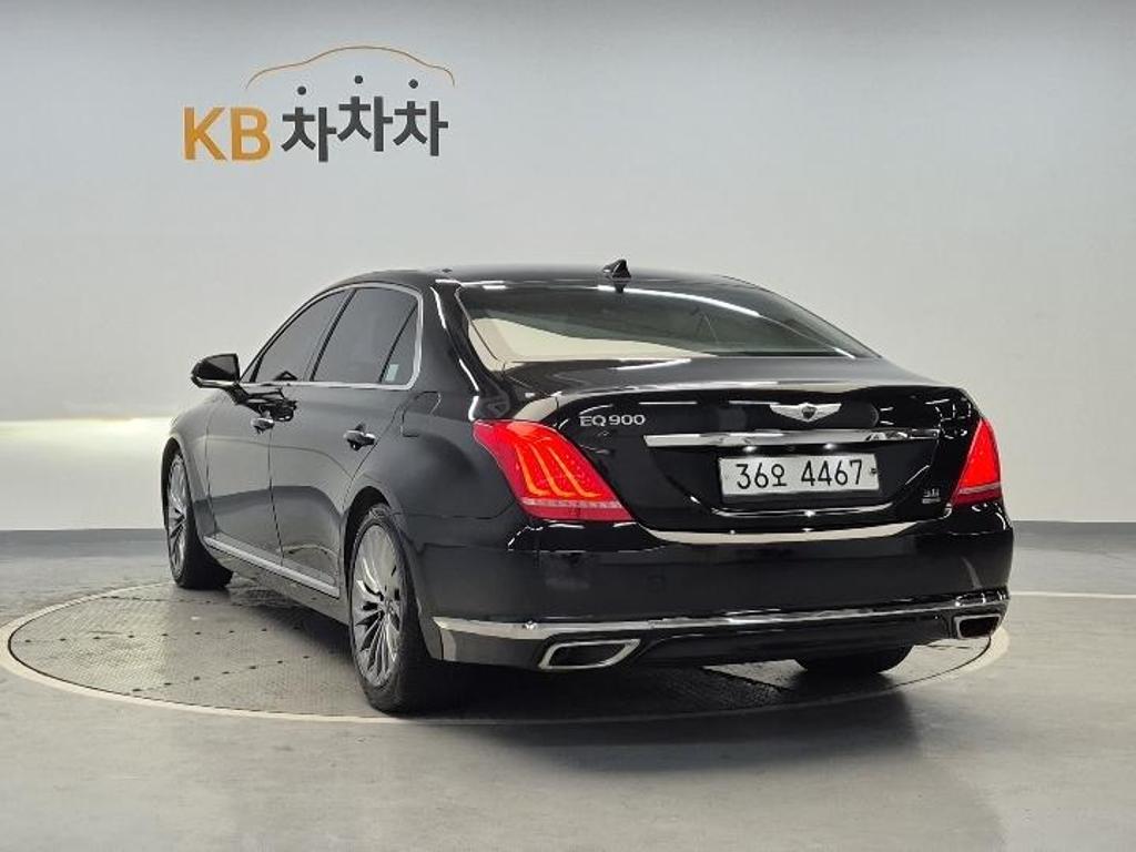 2018 GENESIS EQ900 