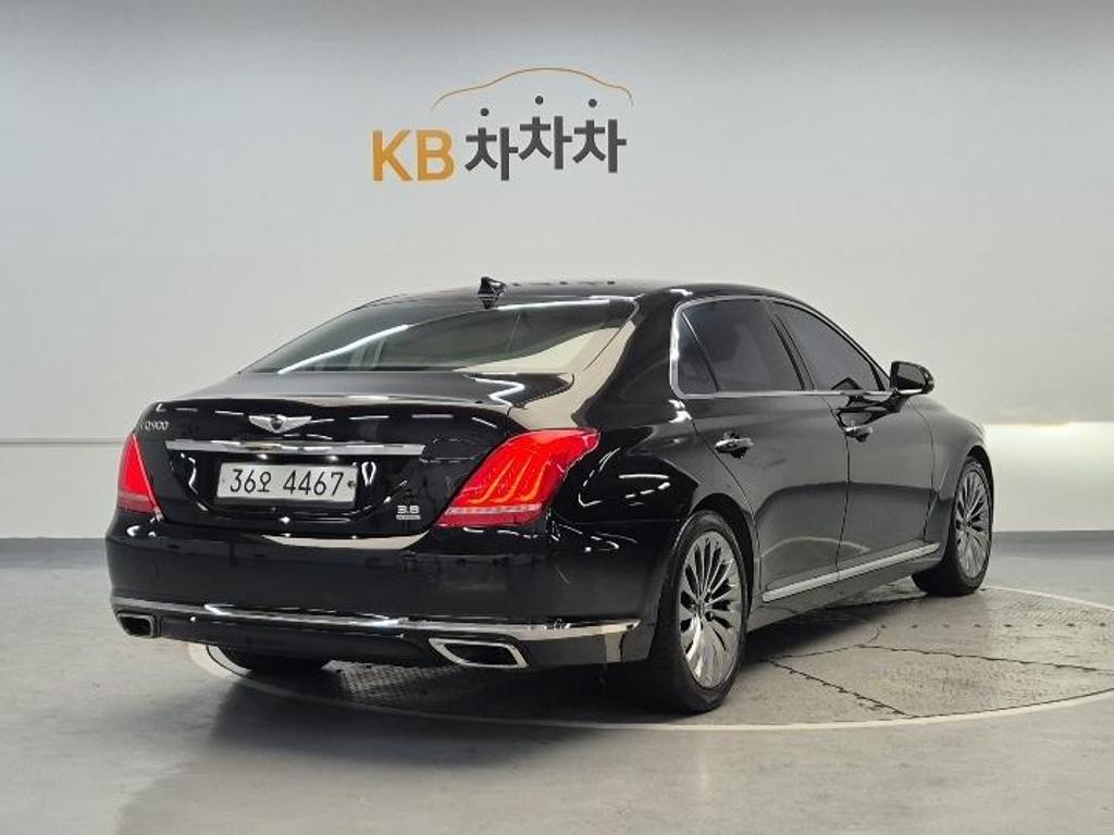 2018 GENESIS EQ900 