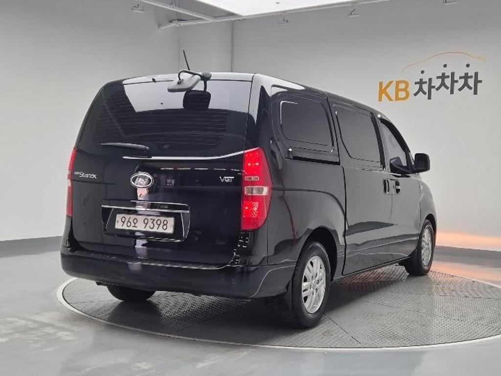 2016 HYUNDAI GRAND STAREX 