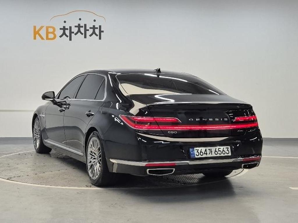 2021 GENESIS G90 