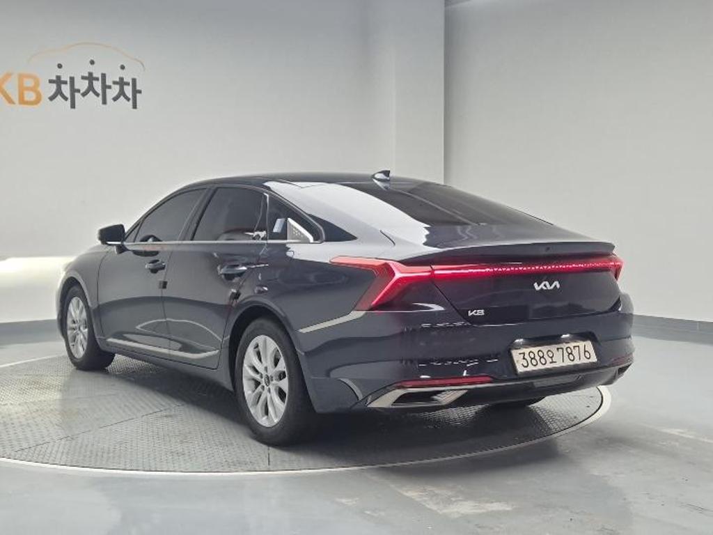2022 KIA K8 