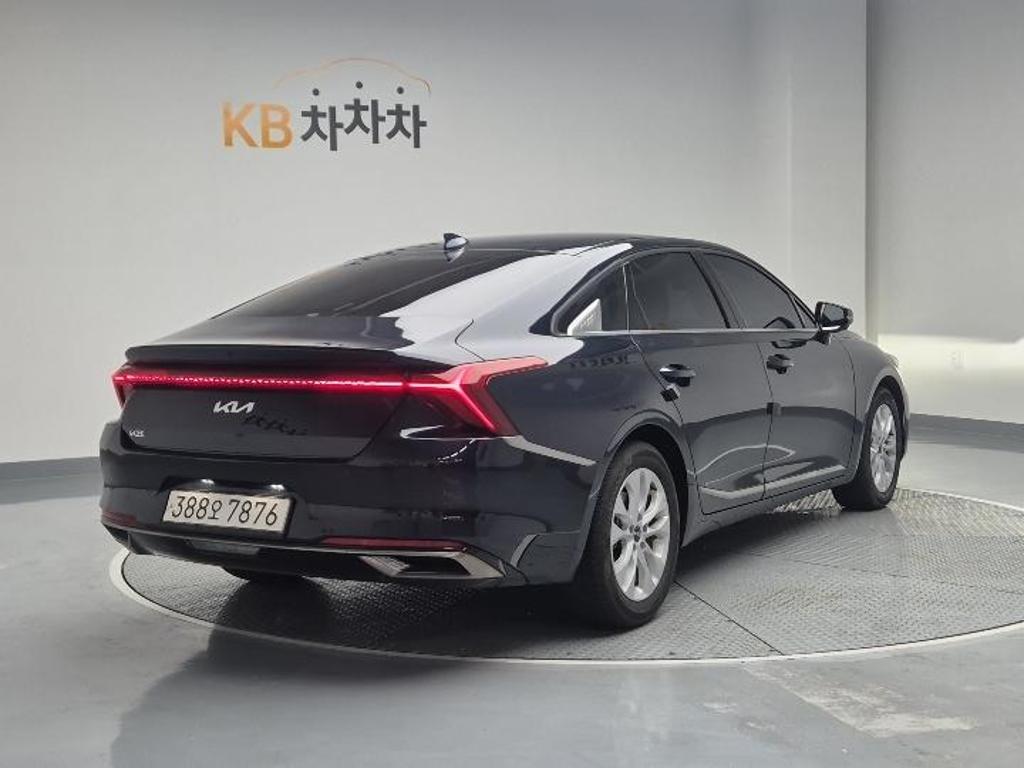 2022 KIA K8 
